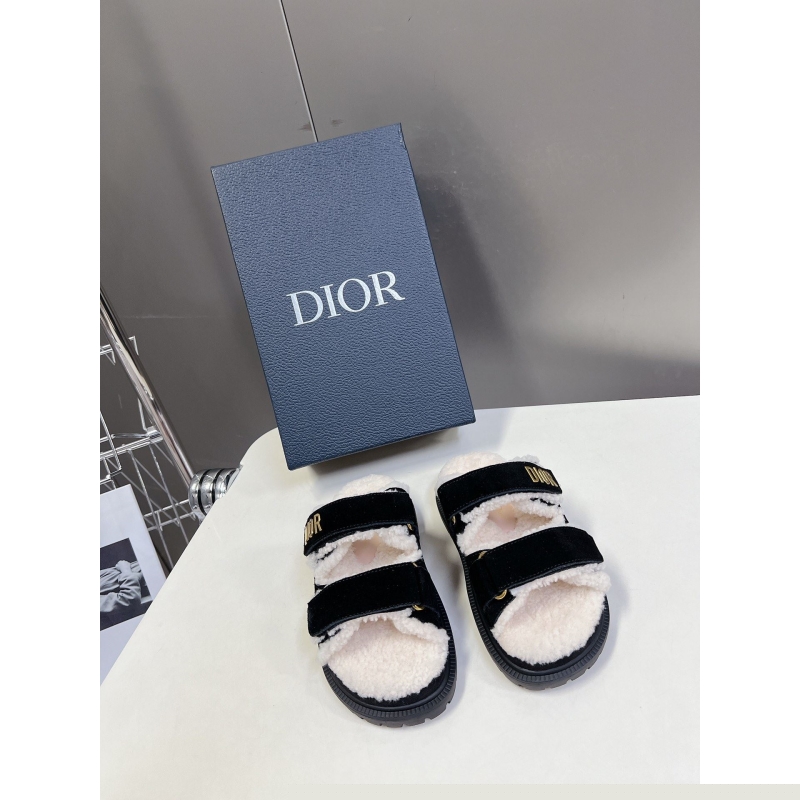 ch**an D*or sandals